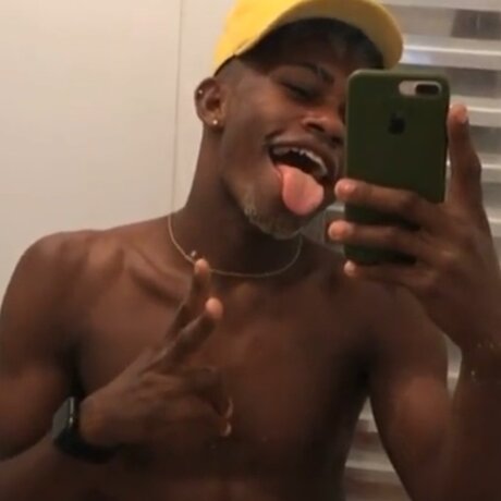 Nahá fotka uniklých OnlyFans od Karlos  Villa