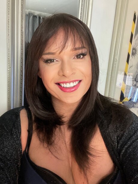 Naakte gelekte OnlyFans-foto van Lindatgirl