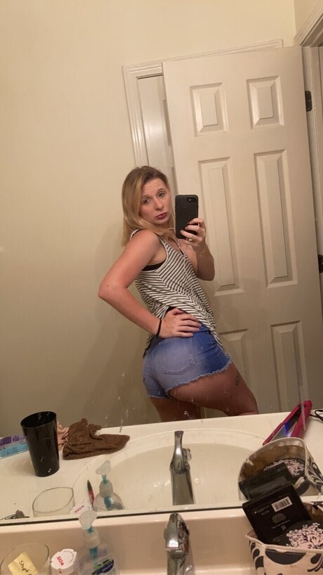 Nagie wyciekłe zdjęcie OnlyFans od Ally
