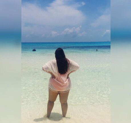 Alaston vuotanut OnlyFans-kuva Jazmin