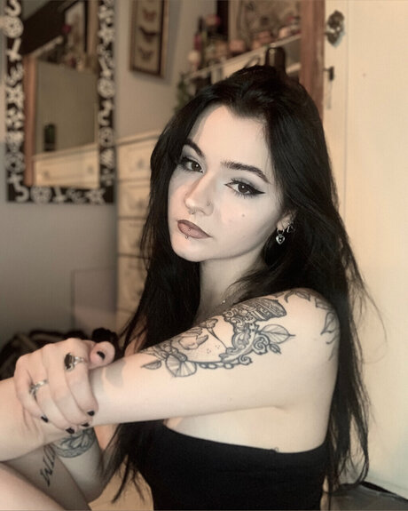 Nahá fotka uniklých OnlyFans od Aria