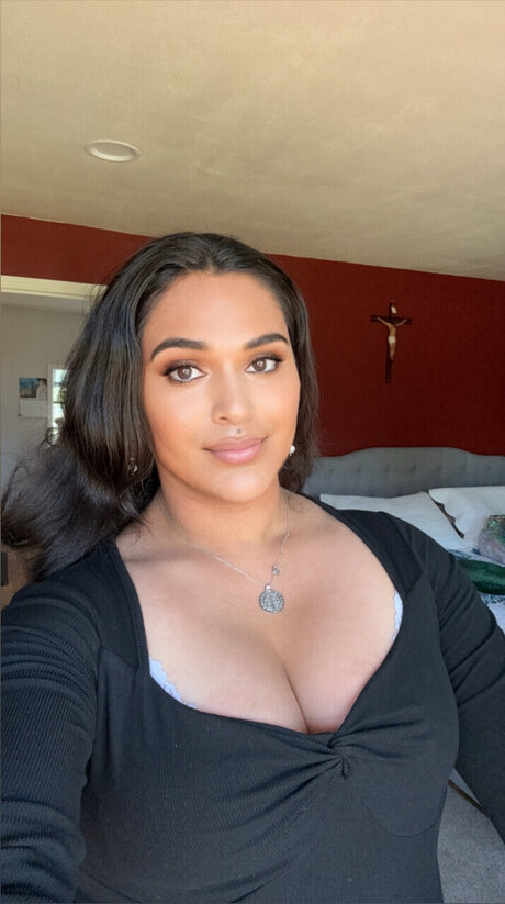 Latina Goddess 