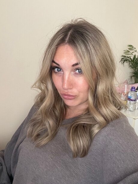 Nahá fotka uniklých OnlyFans od Curvymama