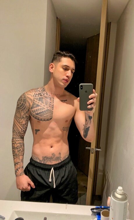 Naken lekkede OnlyFans-bilde av Anibalpagua
