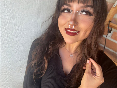 Alaston vuotanut OnlyFans-kuva Belle Loven