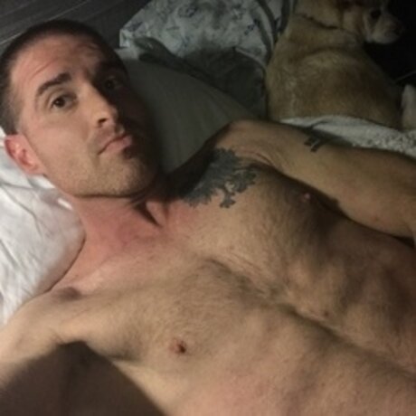 Alaston vuotanut OnlyFans-kuva Mikestrip