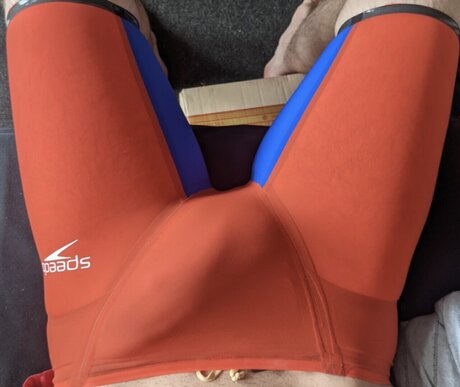Naakte gelekte OnlyFans-foto van Swim Guy 2000