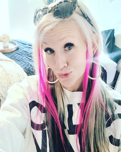 Nacktes geleaktes OnlyFans-Foto von Rockbarbie28free