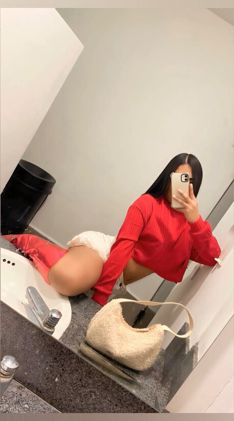 Naken läckt OnlyFans-bild av Babyjayyy