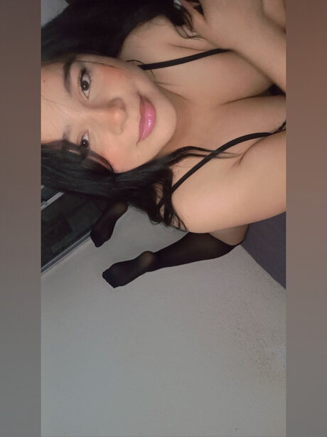 Naakte gelekte OnlyFans-foto van Lesly
