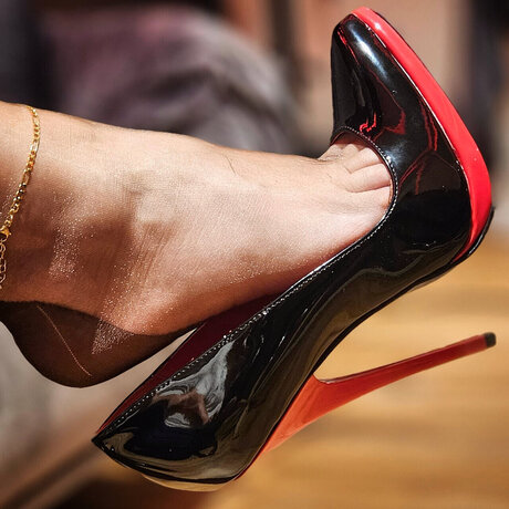 Nylonheelsqueen OnlyFans泄露裸照