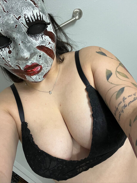 Foto nua vazada do OnlyFans de Doll Face