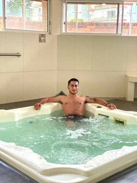 Обнаженная фотография утечки OnlyFans от Checho