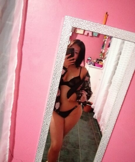 Naken läckt OnlyFans-bild av Valeria