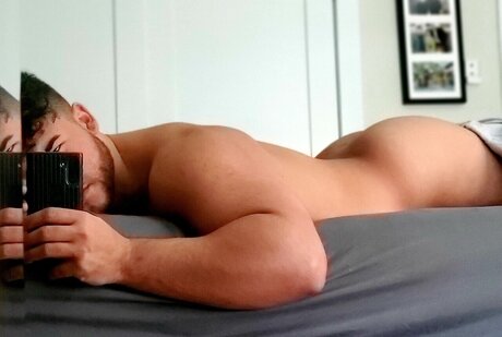 Naakte gelekte OnlyFans-foto van Ash