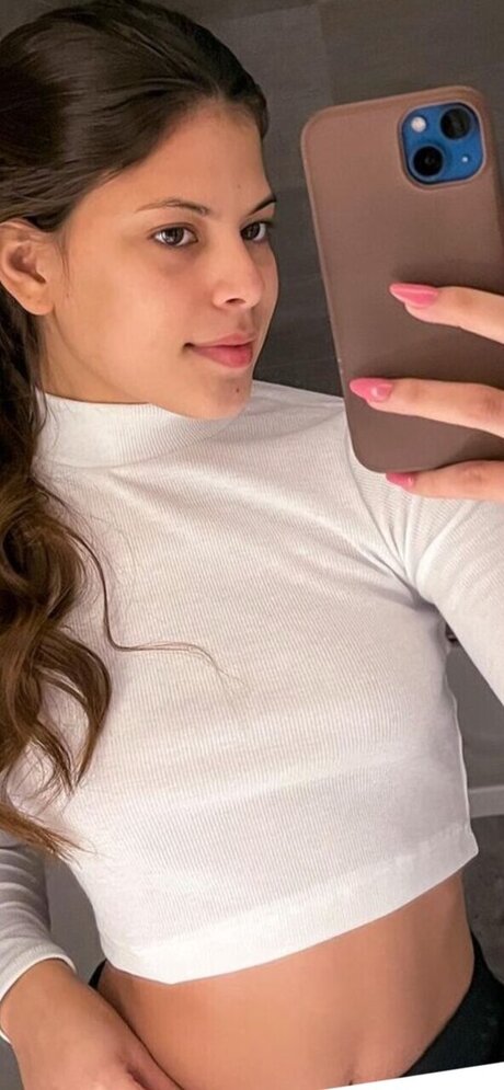 Naakte gelekte OnlyFans-foto van Ana Ceclia