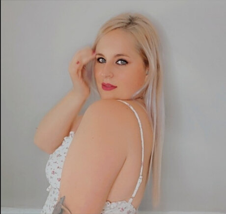 Photo nue de fuite OnlyFans de Hummingbird