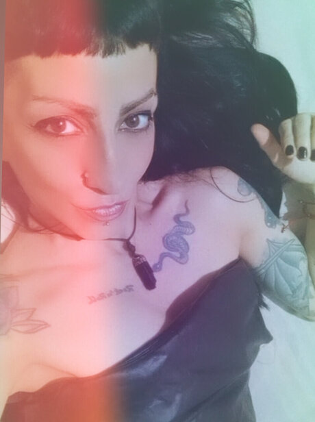 Alaston vuotanut OnlyFans-kuva 