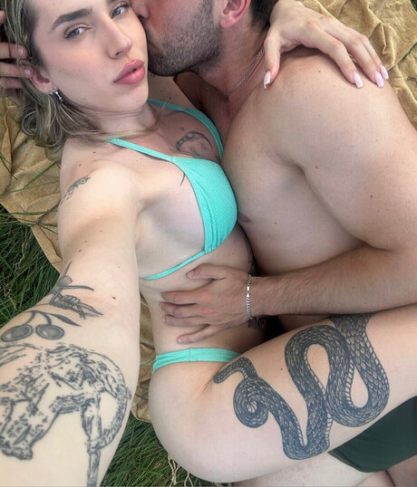 Naken läckt OnlyFans-bild av Tiffanyandsantiago No Ppv