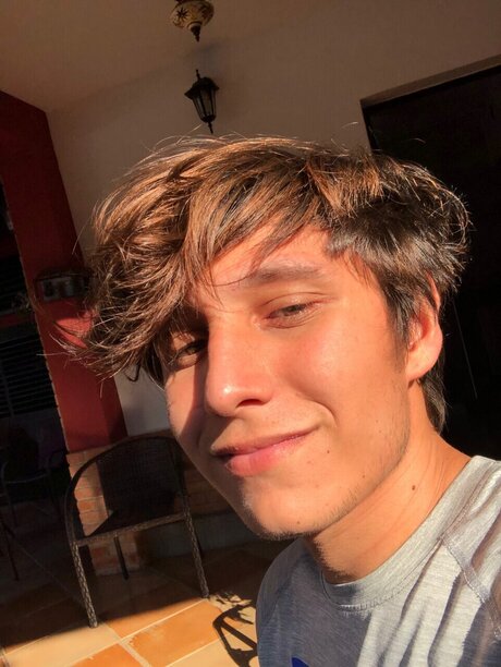 Foto di nudo di fuga di OnlyFans di Hot Boy Latino 20