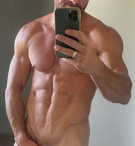 Nagie wyciekłe zdjęcie OnlyFans od 20 Years Apart