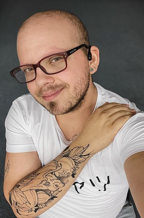 Naken läckt OnlyFans-bild av Savion