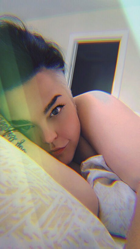 Naken läckt OnlyFans-bild av Jsska