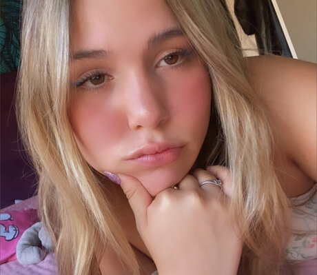 Naken läckt OnlyFans-bild av Kaiitlyn