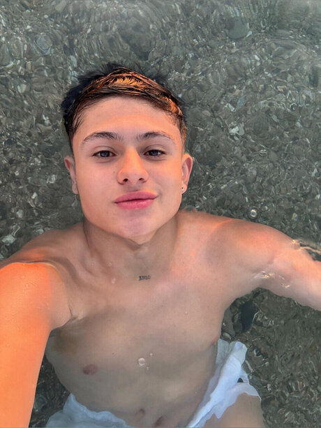 Foto nua vazada do OnlyFans de Enzo Gonzalez