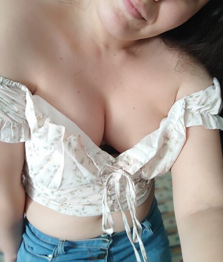 Naakte gelekte OnlyFans-foto van Femaleh19