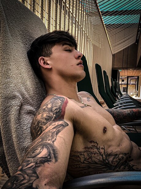 Naken läckt OnlyFans-bild av Gymmichel 