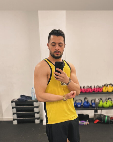 Naken lekkede OnlyFans-bilde av Gold