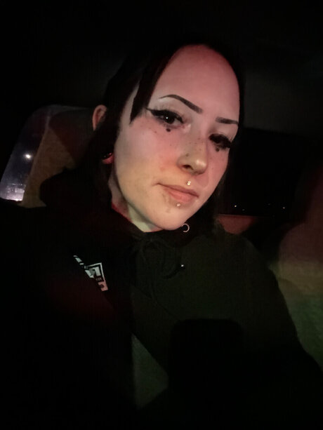 Nacktes geleaktes OnlyFans-Foto von Icedupprincess
