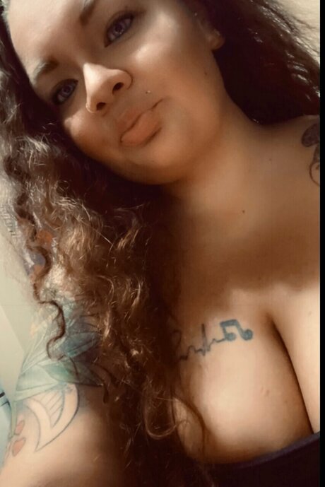 Foto nua vazada do OnlyFans de Prettynthicc