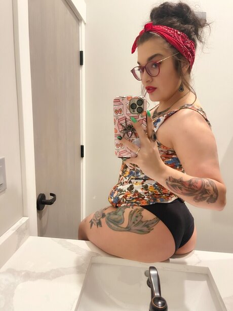 Photo nue de fuite OnlyFans de Pilot Jones