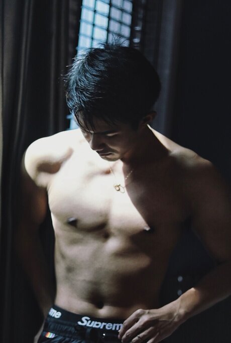 Naakte gelekte OnlyFans-foto van Tigerxfei