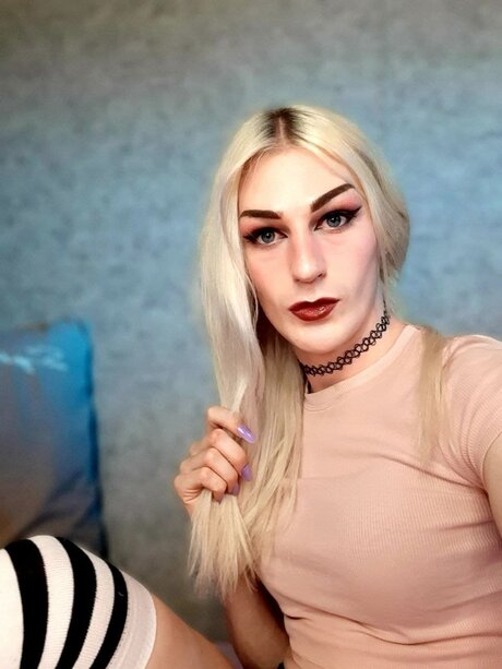 Naken läckt OnlyFans-bild av Dina