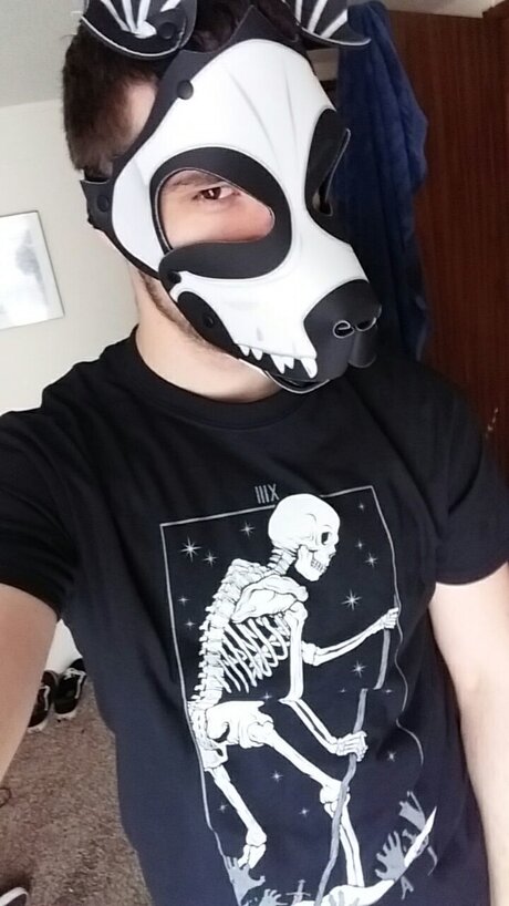 Nahá fotka uniklých OnlyFans od Scrapsdeadpup