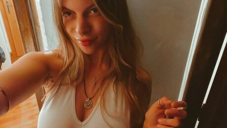 Alasti lekkinud OnlyFans-i pilt Georgia