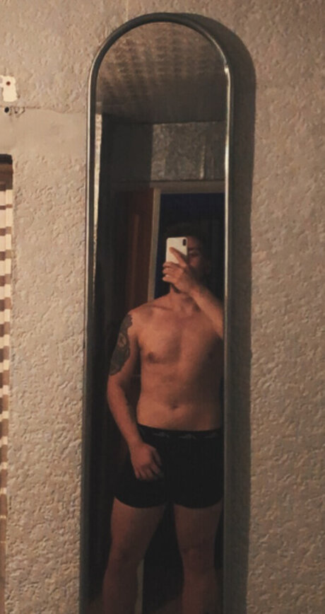 Nahá fotka uniklých OnlyFans od Marcus James