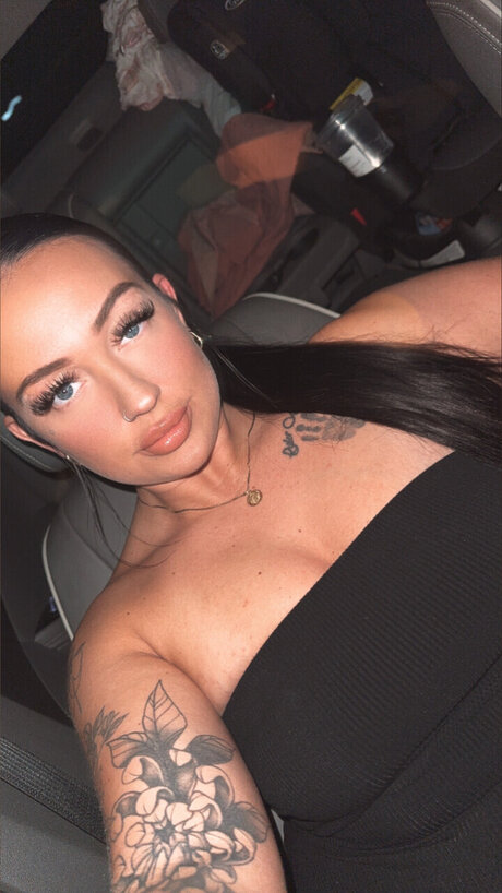 Naken läckt OnlyFans-bild av Lectra Rose
