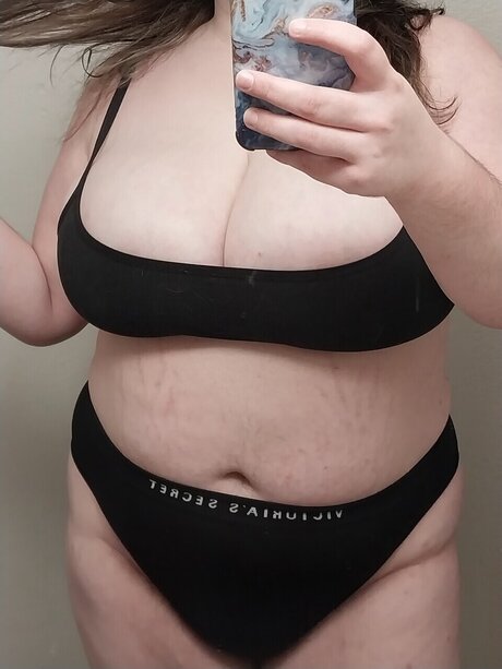 Naken läckt OnlyFans-bild av Bristol Vellum