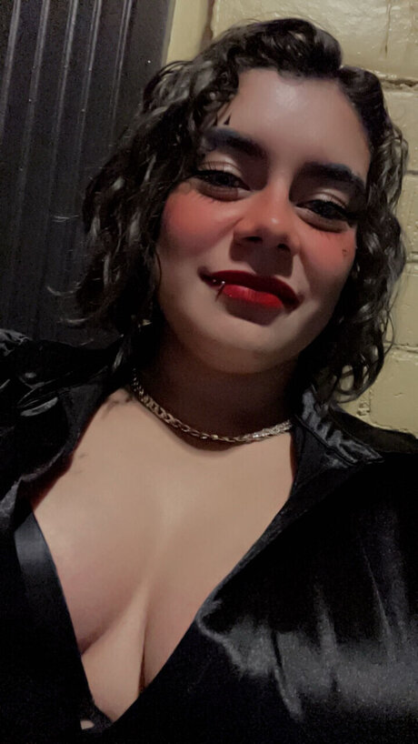 Nahá fotka uniklých OnlyFans od Mika Melendez