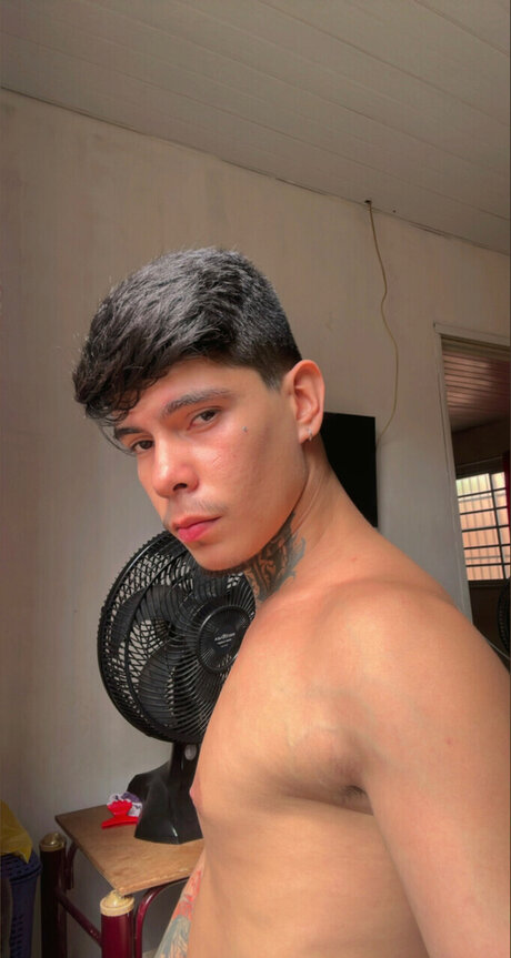 Foto di nudo di fuga di OnlyFans di Nobru