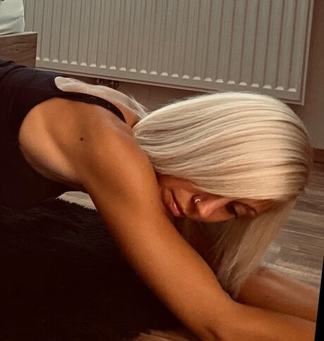 Naken lekkede OnlyFans-bilde av Magdalena