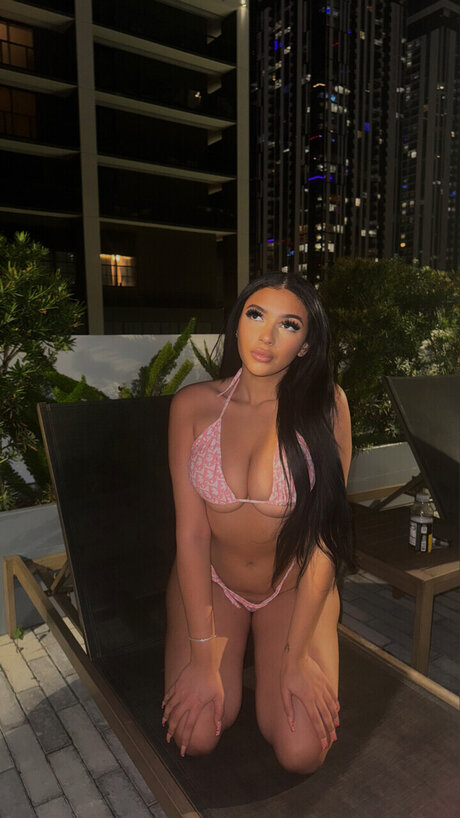 Обнаженная фотография утечки OnlyFans от Lina Sara