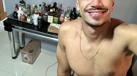 Naken läckt OnlyFans-bild av Magro Da Praia
