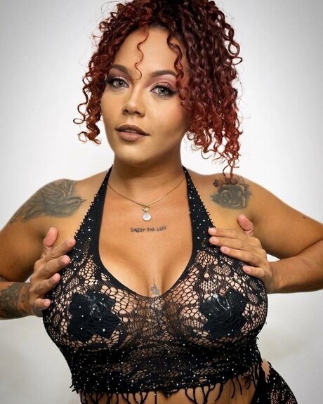 Alaston vuotanut OnlyFans-kuva Roxana Caputo