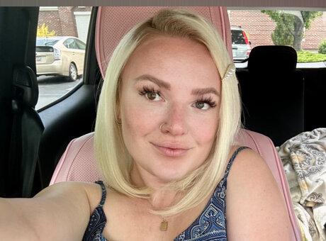 Naken läckt OnlyFans-bild av Lakes World