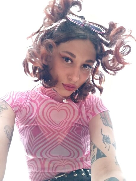 Naken läckt OnlyFans-bild av Dc